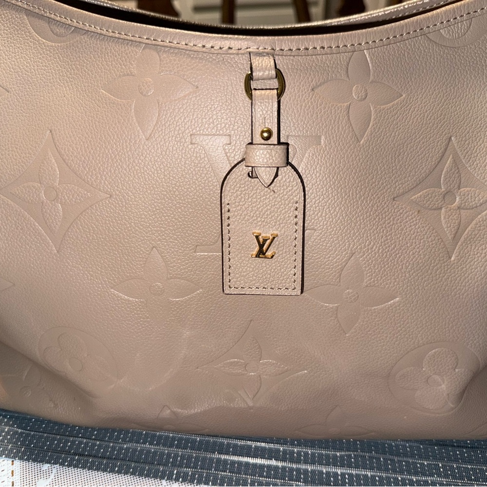 Louis Vuitton Carryall MM Bag